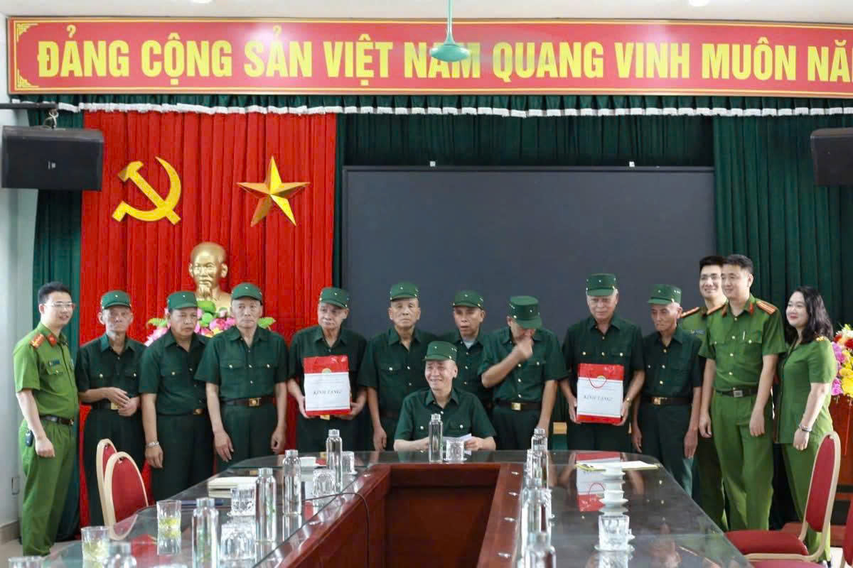 Văn phòng Cơ quan CSĐT tổ chức nhiều hoạt động kỷ niệm 51 năm Ngày Giải phóng miền Nam, thống nhất đất nước 30/4 và Ngày Quốc tế Lao động 01/5